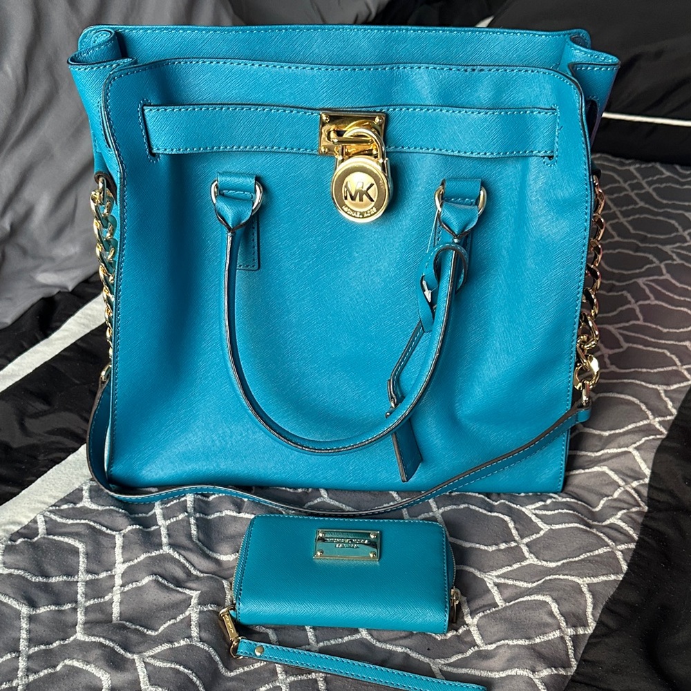 Michael Kors Teal Tote Bag with matching wallet wristlet.